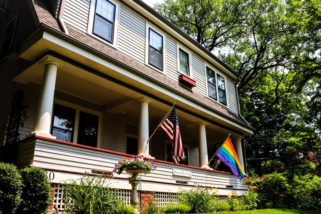 Brown Street Inn Bed And Breakfast Iowa City Exterior photo